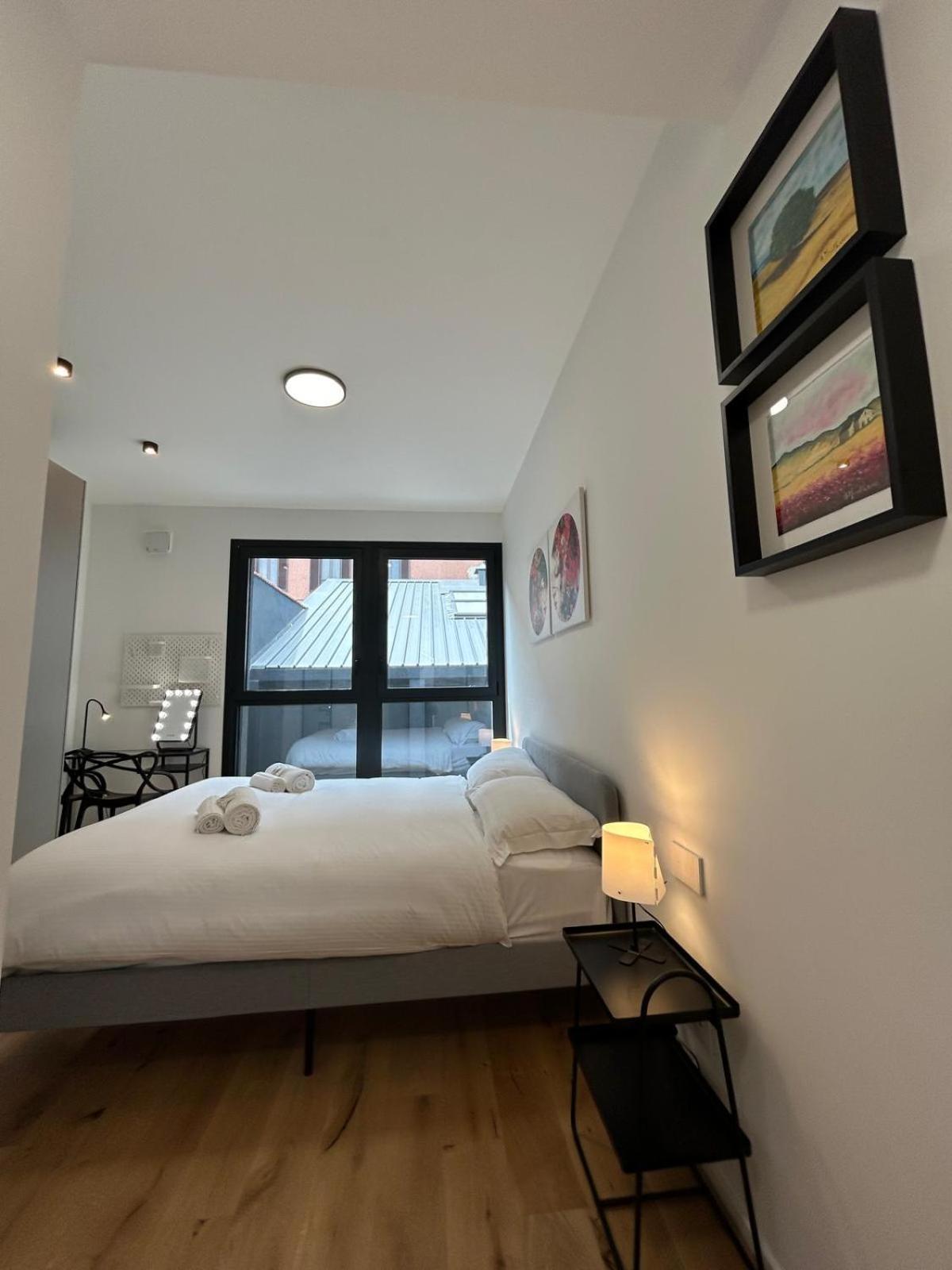 Kibilu Luxury Apt With Terrace, Isola District And Near Garibaldi Station Милан Экстерьер фото