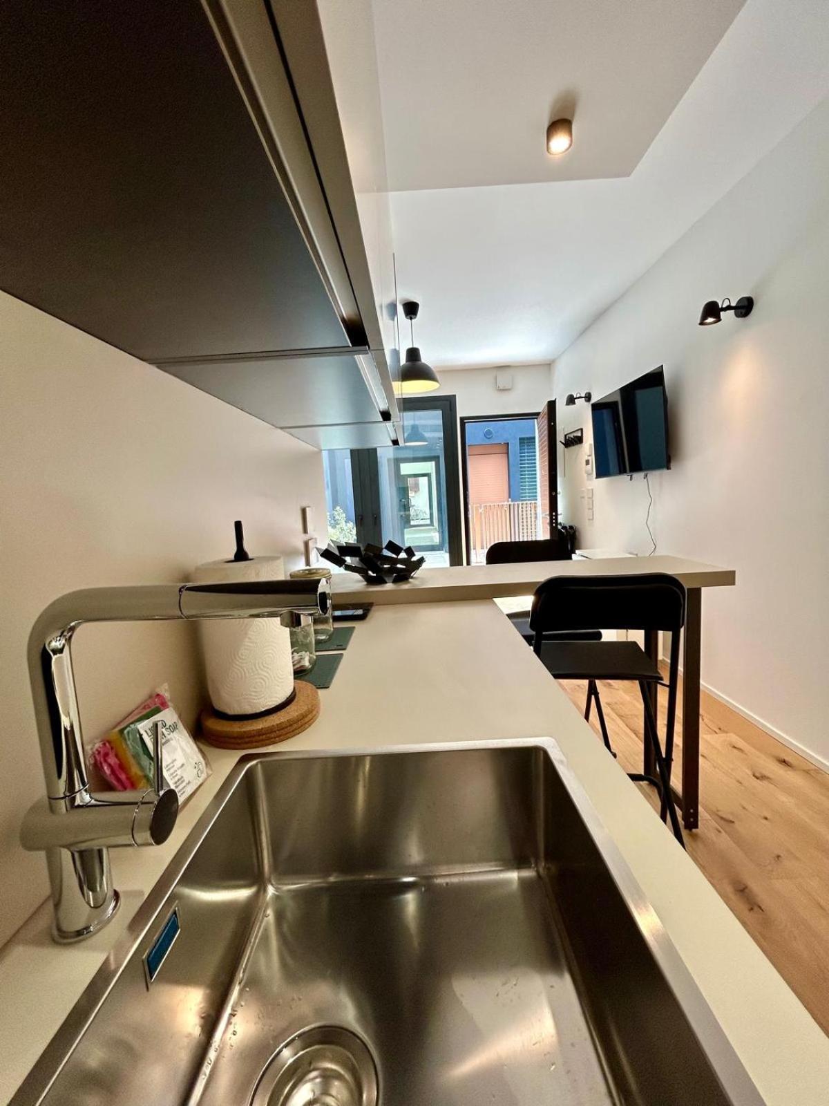Kibilu Luxury Apt With Terrace, Isola District And Near Garibaldi Station Милан Экстерьер фото