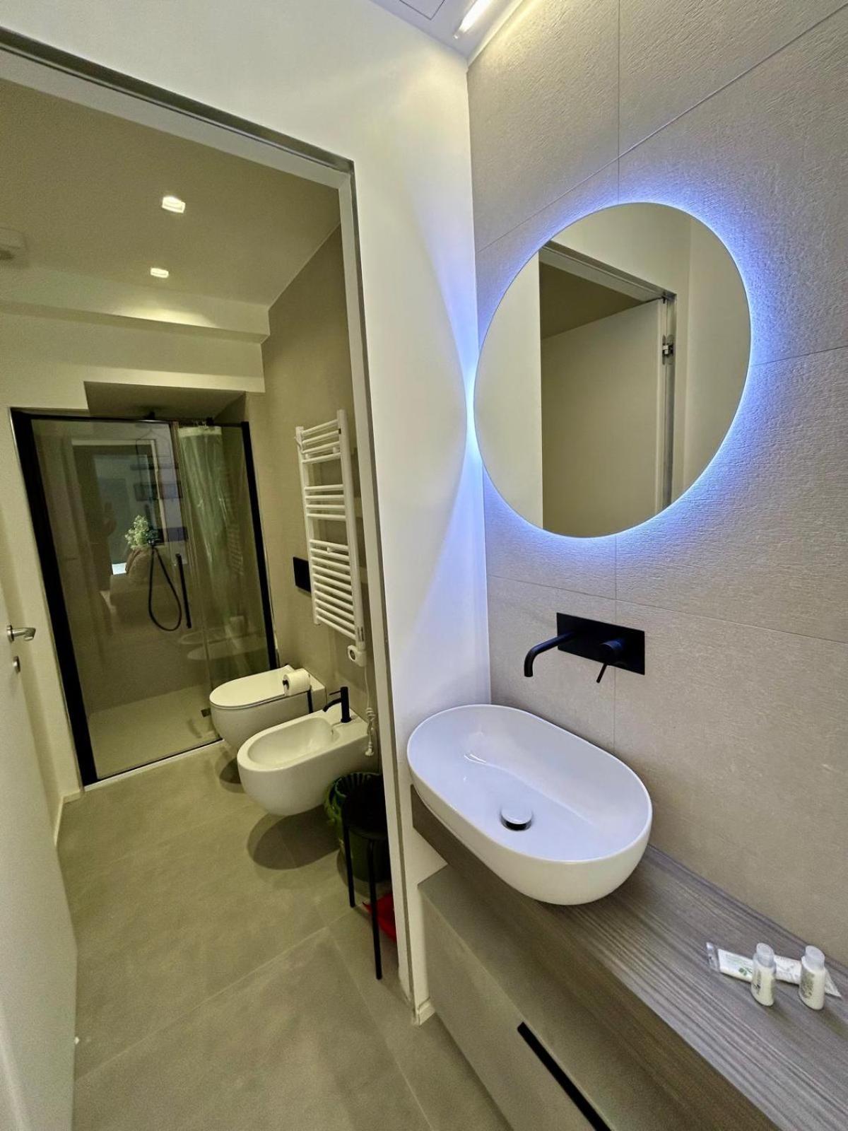 Kibilu Luxury Apt With Terrace, Isola District And Near Garibaldi Station Милан Экстерьер фото