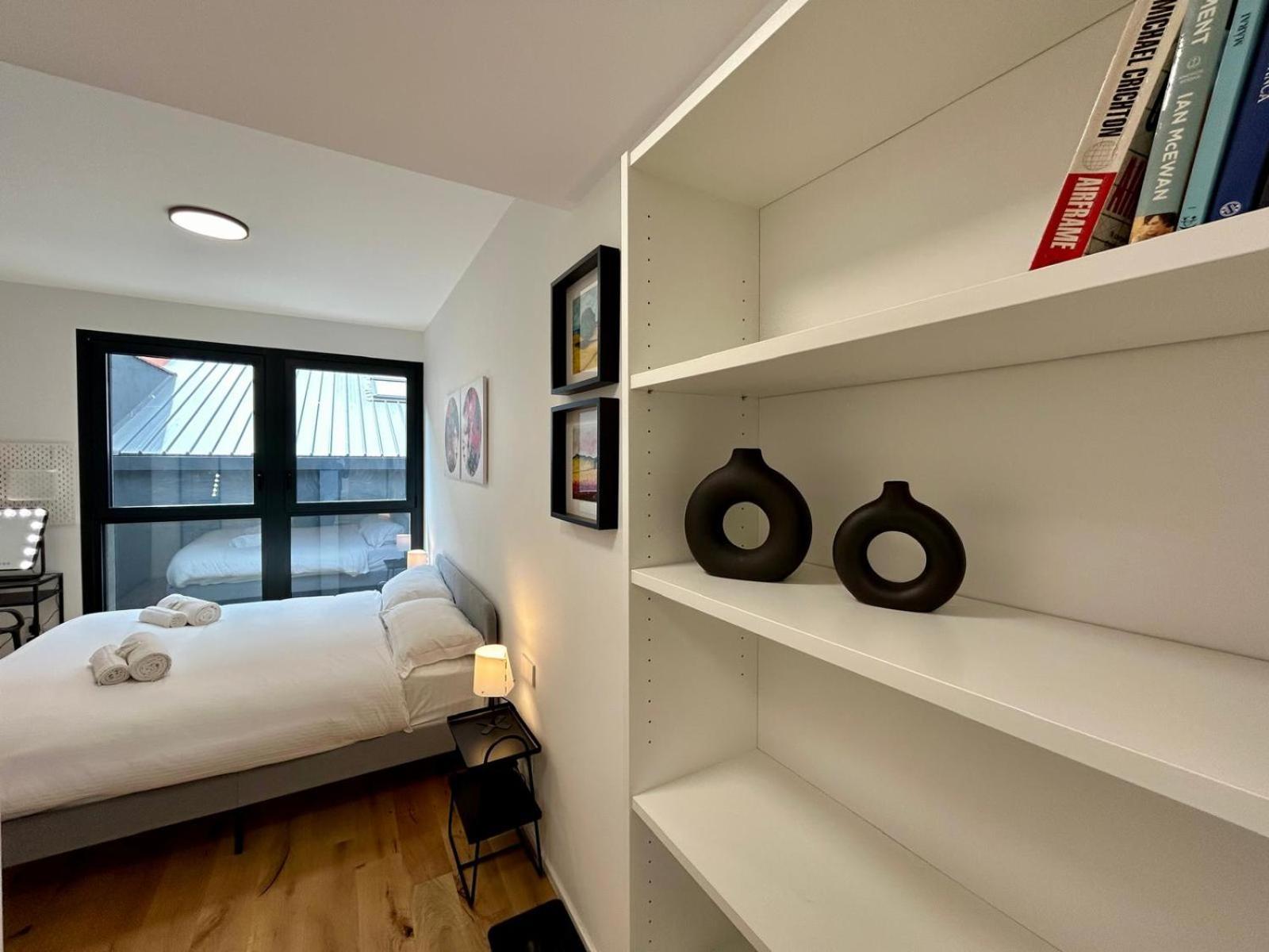 Kibilu Luxury Apt With Terrace, Isola District And Near Garibaldi Station Милан Экстерьер фото