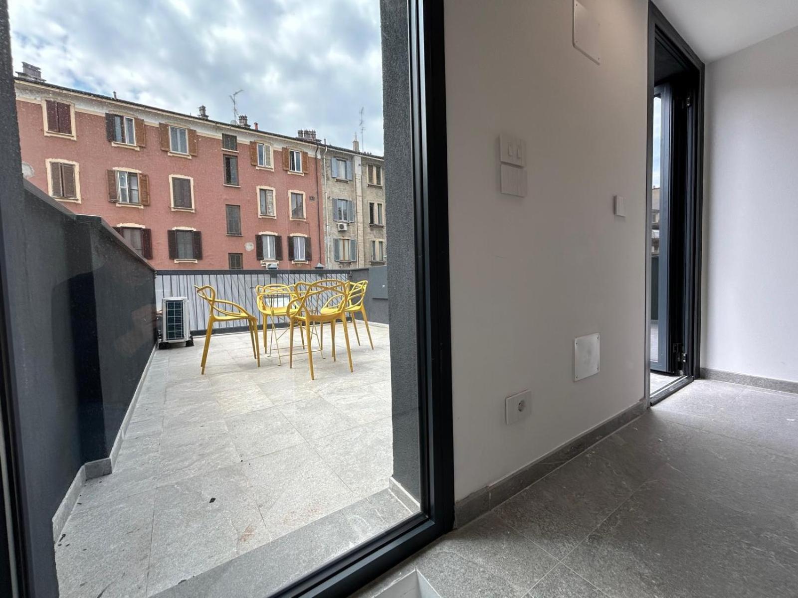 Kibilu Luxury Apt With Terrace, Isola District And Near Garibaldi Station Милан Экстерьер фото