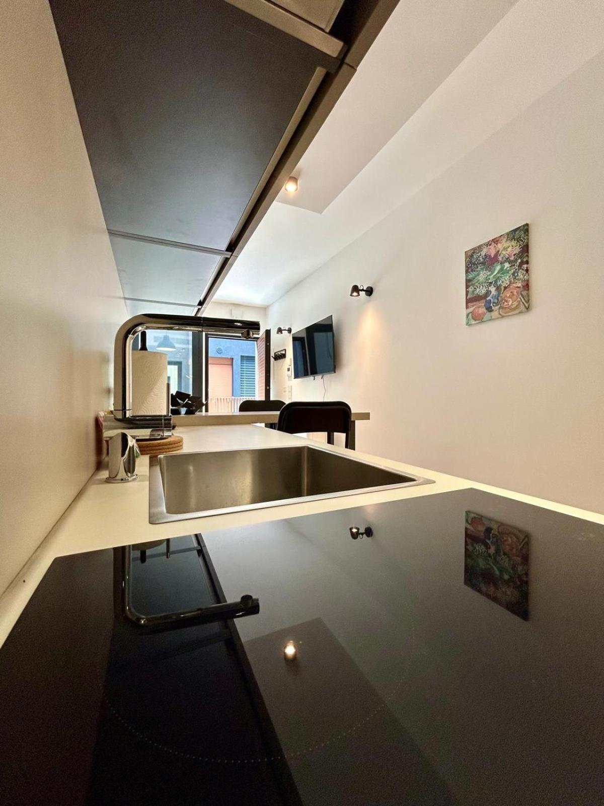 Kibilu Luxury Apt With Terrace, Isola District And Near Garibaldi Station Милан Экстерьер фото